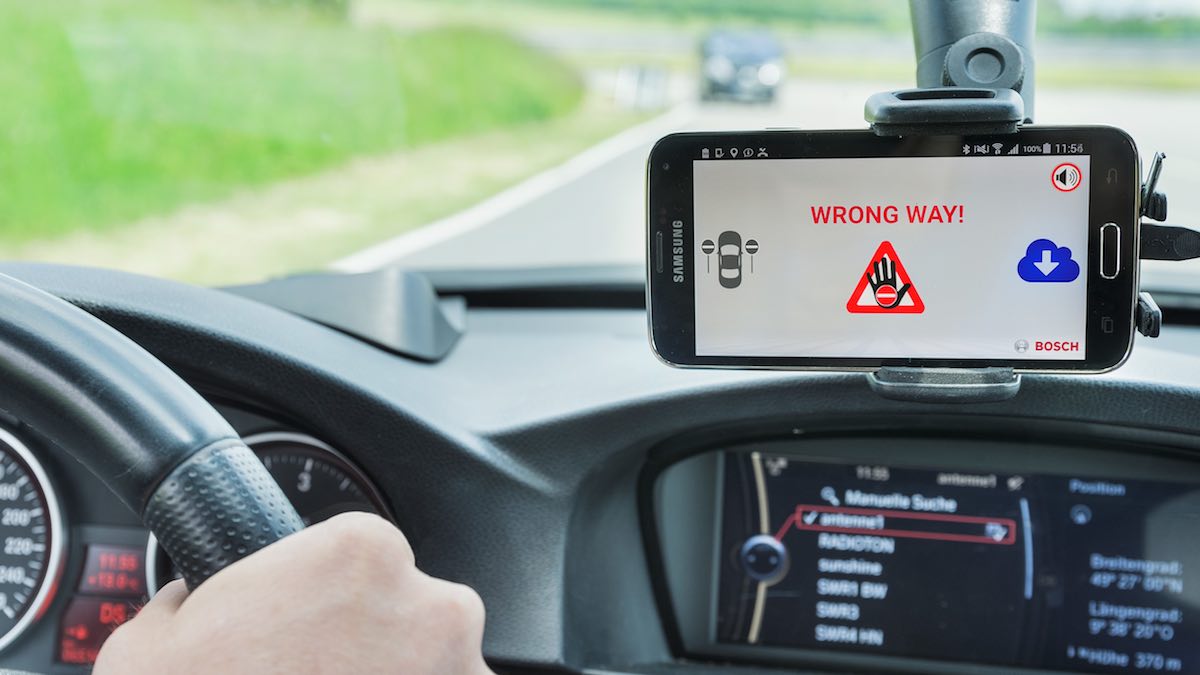 01_mpk2015-cc-geisterfahrerwarnung-2019